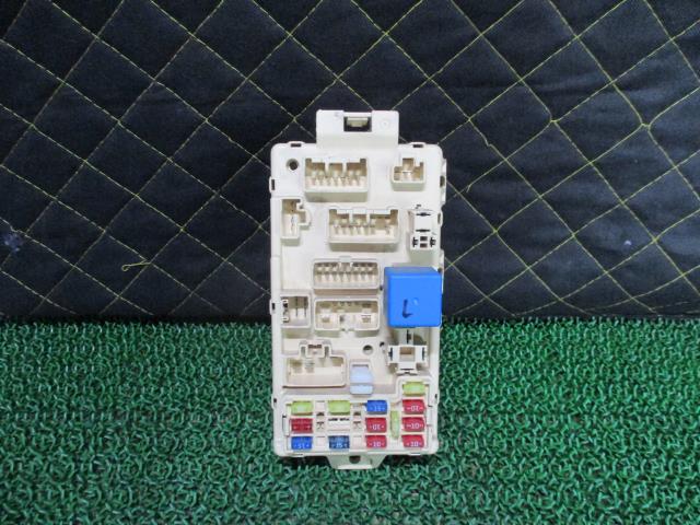 【中古】中古部品 ミニキャブ U61V ヒューズボックス 【3330660100-000023314567800】