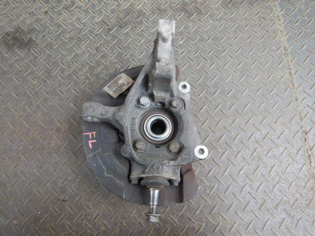 【中古】中古部品 ボルボ 70シリーズ SB5244W 左フロントナックルハブ 【3330920100-001704634244340】