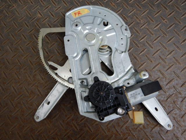 【中古】中古部品 ボルボ 70シリーズ SB5244W 右フロントドアレギュレータ・モーター 【3330920100-001704632413120】