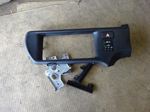 【中古】中古部品 アクア NHP10 クラスターパネル 【3310410000-000223094670220】