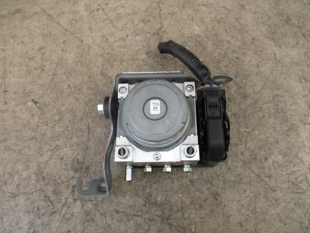 【中古】中古部品 ハスラー MR31S ABSアクチュエーター 【3310190100-000213024042500】