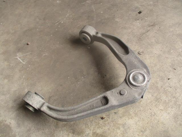 【中古】中古部品 アルファ ブレラ 93922S 右フロントアッパアーム 【3310190100-001530704651730】