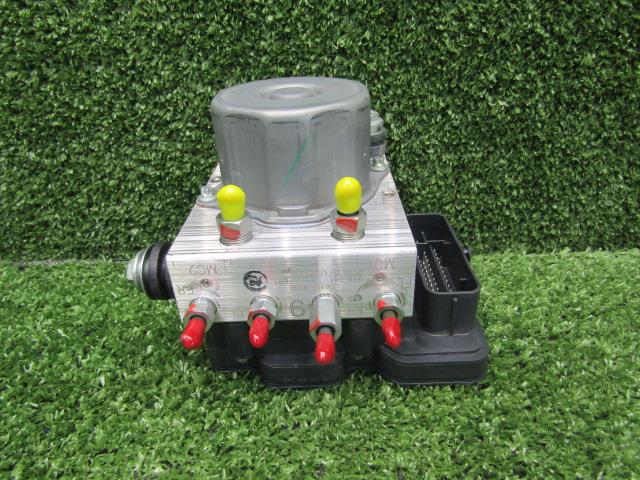 【中古】中古部品 ソリオ MA37S ABSアクチュエーター 【3330200100-220610000042500】