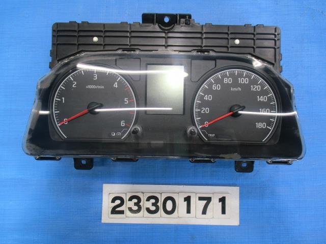 【中古】中古部品 NV350キャラバン VW2E26 スピードメーター 【3310040100-000233017161400】