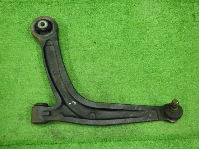 【中古】中古部品 フィアット 500 31209 右フロントロアアーム 【3330250100-000000840251720】