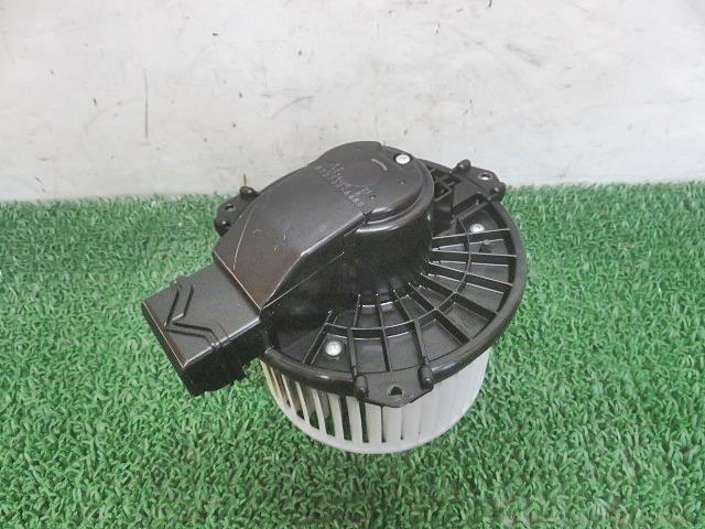 【中古】中古部品 インプレッサ GT7 ヒーターブロアモーター 【3330380100-000035018467900】