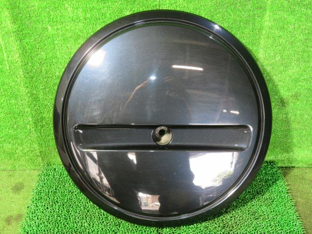 【中古】中古部品 ジムニー JB64W スペアタイヤケース 【3330900100-000023038217590】