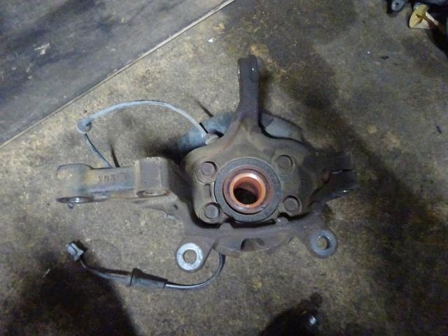 【中古】中古部品 ラフェスタ B30 右フロントナックルハブ 【3310410000-000223084844310】