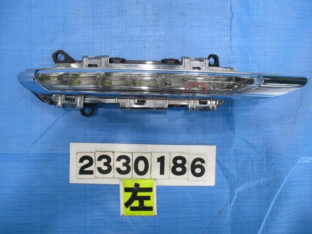 【中古】中古部品 ベンツ CLSクラス 218359C 左フォグランプ 【3310040100-000233018610950】