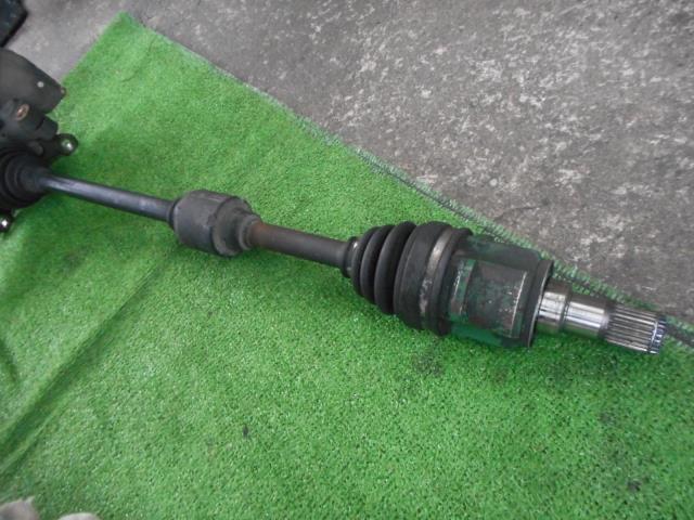 【中古】中古部品 ミニカ H42V 右フロントナックルハブ 【3330190100-000002122544310】