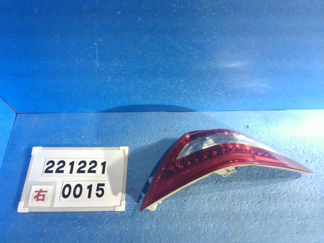 【中古】中古部品 ティアナ J32 右テールランプ 【3310390100-221221001515500】
