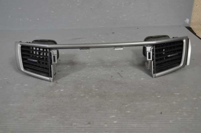 【中古】中古部品 ヴェルファイア ANH20W A/Cスイッチパネル 【3310580000-230714001860900】