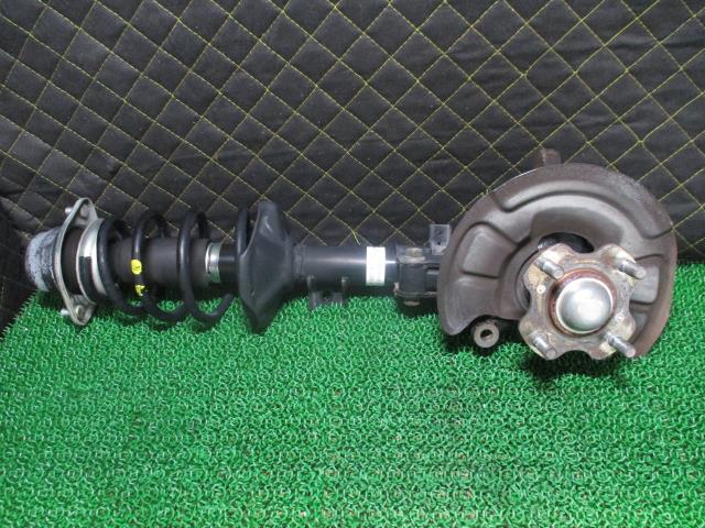 【中古】中古部品 エブリィ DA64V 右フロントストラット 【3330660100-000023319750100】