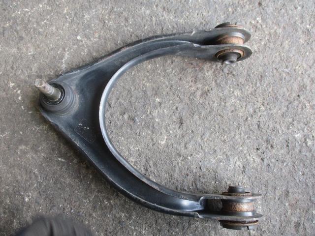 【中古】中古部品 クラウン GWS204 左フロントアッパアーム 【3500080000-230317001951750】