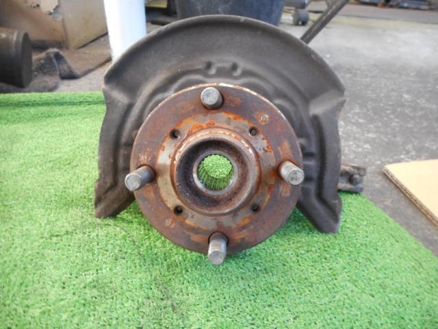 【中古】中古部品 ムーヴ L185S 右フロントナックルハブ 【3330190100-000002123744310】