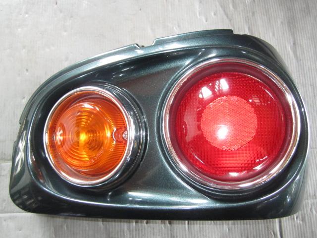 【中古】中古部品 ヴィヴィオ KK3 右テールランプ 【3310050100-001041156715500】