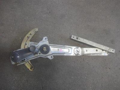 【中古】中古部品 ミニキャブ U42T 右フロントドアレギュレータ・モーター 【3340180100-230728000113120】