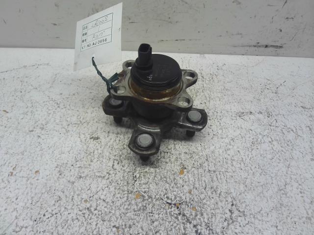 【中古】中古部品 ムーヴ LA100S リアハブ 【3310160100-000004218144470】