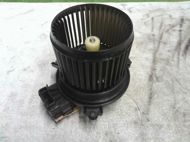 【中古】中古部品 ワゴンR MH55S ヒーターブロアモーター 【3310200100-000020088667900】
