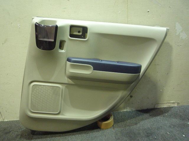 【中古】中古部品 ライフ JC1 右リアドアトリム 【3310050100-001530437713350】