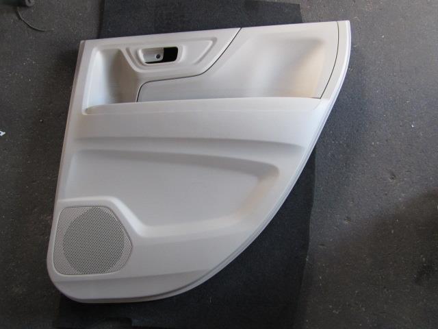 メーカー ホンダ 車名 N−WGN 型式類別 17659-0006 グレード G 認定型式 DBA-JH1 車両タイプ 5ドアハッチバック 年式 H27/4 シフト CVT 駆動 通称型式 JH1 エンジン型式 S07A ミッション型式 アクスル型式 車体色 プレミアムホワイトパールII 車体色No NH875P トリム色No L 走行距離(Km) メーカー純正品番 83733-T6G-003ZA 部品メーカー品番 保証 0ヶ月/0km 付加情報 PW; スイッチ付; 商品情報 ※純正番号およびモデル番号は参考としてください。※リビルト部品を購入される際のお願い【再生部品】と表示されているものをリビルト部品と呼んでいます。リビルト部品の場合には、交換時に取り外した部品をご返却していただく場合があります。詳しくはこちら※大物商品(ドア・ボンネット・バンパー等)は個人宅への配送ができない場合がございます。その場合、最寄りの配送業者支店止め等の対応となりますので、あらかじめご了承ください。 ページ上部へ【中古】中古部品 N−WGN JH1 右リアドアトリム 【3310050100-001210533213350】