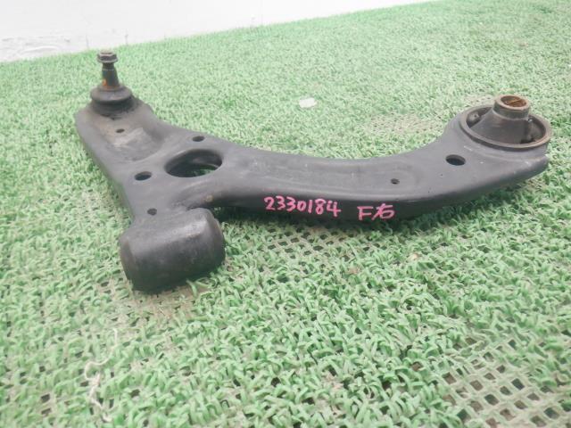 【中古】中古部品 ムーヴコンテ L575S 右フロントロアアーム 【3310250100-000233018451720】