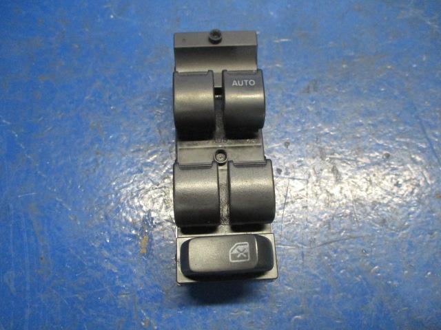 【中古】中古部品 エブリィ DA64W パワーウインドウスイッチ 【3310270100-000013765261900】