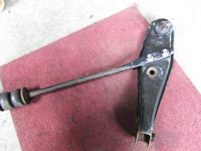 【中古】中古部品 アクティストリート HH3 右フロントロアアーム 【3310050100-001203695151720】