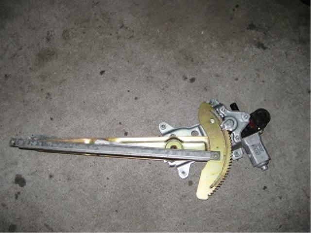 【中古】中古部品 bB NCP35 左フロントドアレギュレータ・モーター 【3310050100-000633116413220】