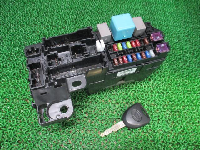 【中古】中古部品 ミラ L275S ヒューズボックス 【3330660100-000023301267800】