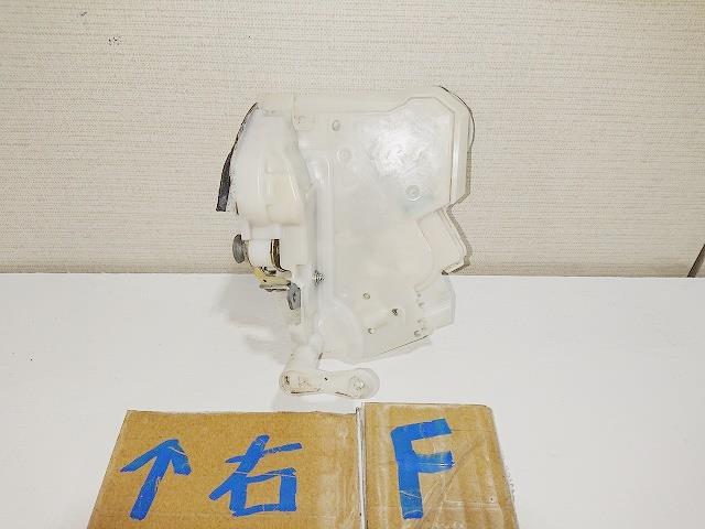 e-cleマートの【中古】中古部品 ミライース LA300S 右フロントドアロックソレノイド 【3310050100-001674433264550】｜アングル2
