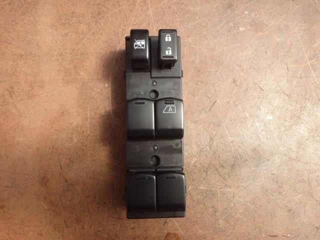 【中古】中古部品 マーチ K13 パワーウインドウスイッチ 【3331010800-000021347761900】