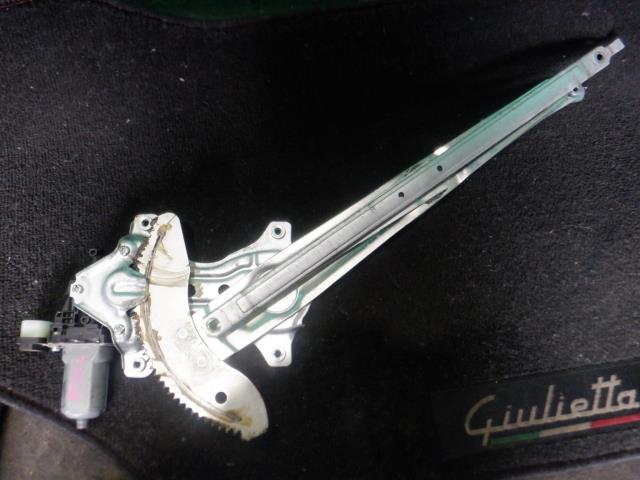 【中古】中古部品 ハイゼットアトレ S321G 右フロントドアレギュレータ・モーター 【3340140100-000023400713120】