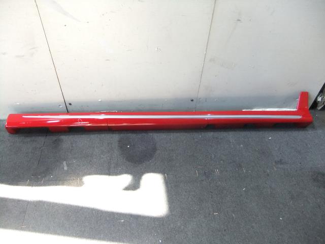 【中古】中古部品 MPV LW3W 右サイドステップ 【3310050100-001499407213700】