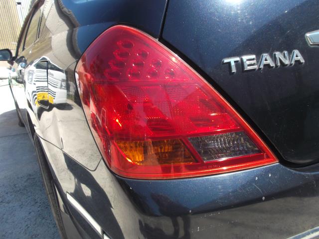 【中古】中古部品 ティアナ J31 左テールランプ 【3310010100-230912500215600】