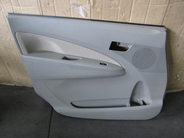 【中古】中古部品 ステラ LA100F 左フロントドアトリム 【3310050100-001238077013250】