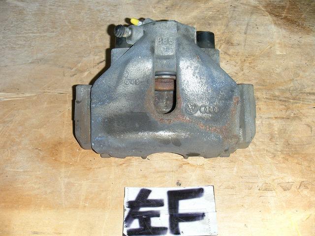 【中古】中古部品 アウディ A4 8EALT 左フロントキャリパー 【3310050100-001666219344360】