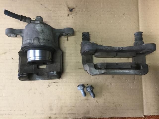 【中古】中古部品 タント LA660S 左フロントキャリパー 【3330960100-000052103644360】