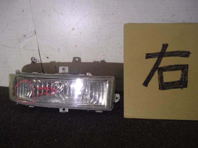 【中古】中古部品 タント L350S 右フォグランプ 【3310050100-001527228210850】