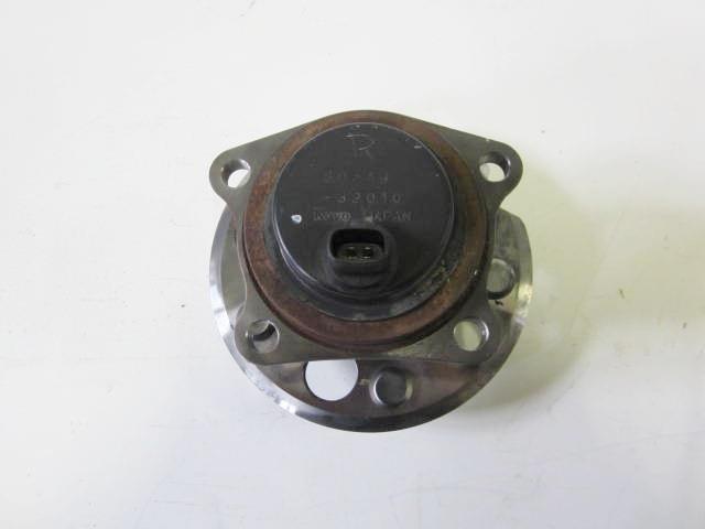 【中古】中古部品 RAV−4 ZCA26W リアハブ 【3310050100-001026602144470】