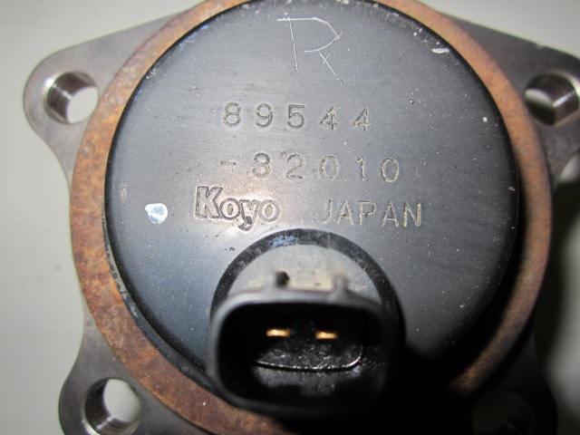 【中古】中古部品 RAV−4 ZCA26W リアハブ 【3310050100-001026602144470】