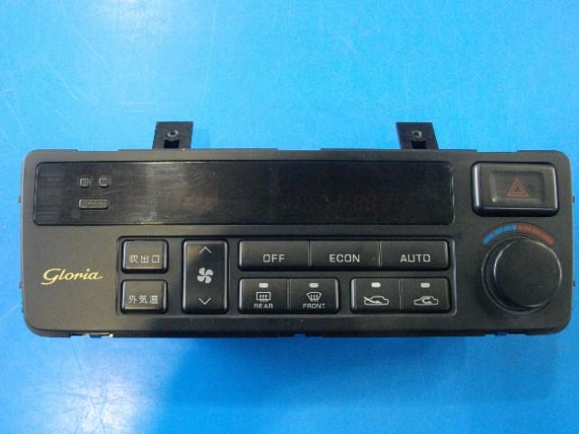 【中古】中古部品 グロリア PY33 A/Cスイッチパネル 【3310590000-000006664960900】