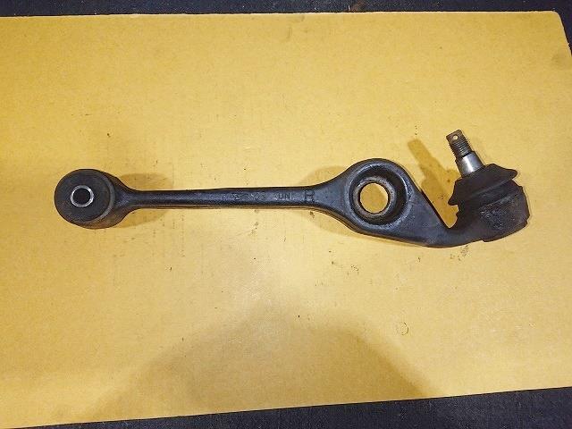 【中古】中古部品 ムーヴ L900S 右フロントロアアーム 【3310050100-001657485151720】