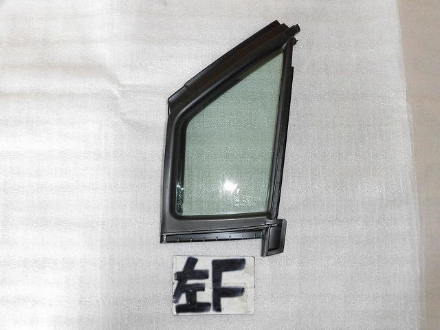 【中古】中古部品 キャロル HB25S 左フロントドアガラス 【3310050100-001529541113230】