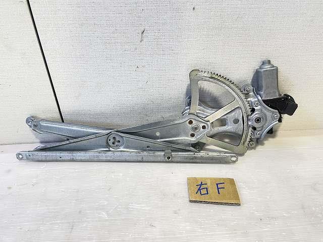 【中古】中古部品 ヴォクシー AZR60G 右フロントドアレギュレータ・モーター 【3310050100-000213018913120】