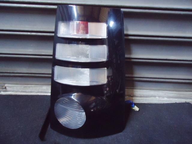 【中古】中古部品 シエンタ NCP81G 右テールランプ 【3310050100-001421720515500】