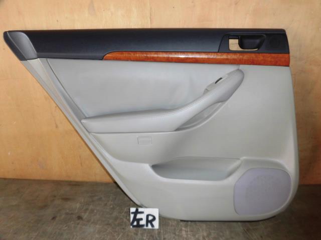 【中古】中古部品 アベンシス AZT251 左リアドアトリム 【3310050100-001551906813450】