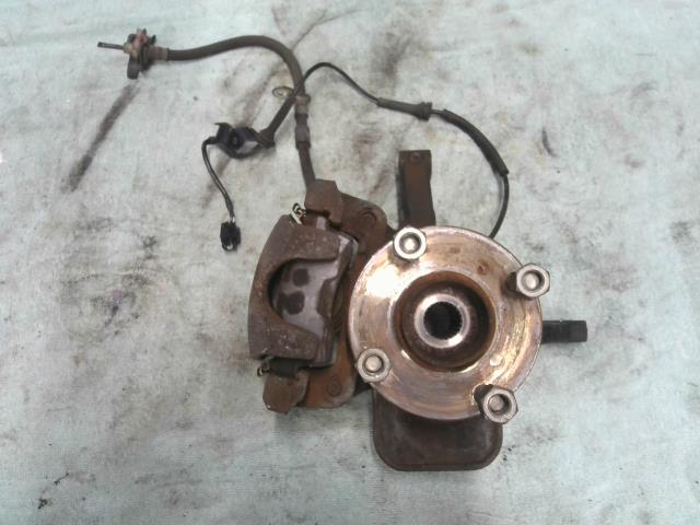 【中古】中古部品 AZワゴン MJ23S 左フロントナックルハブ 【3310200100-000020037344340】