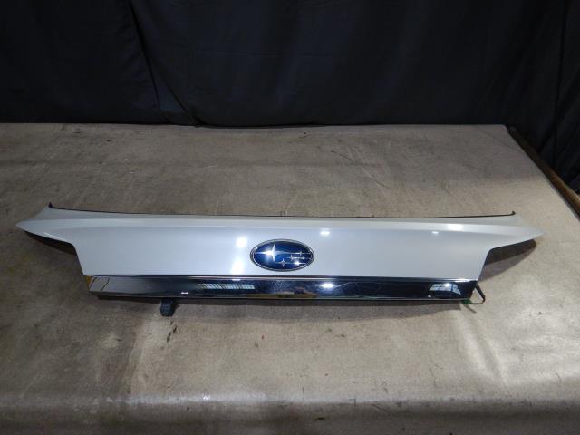 【中古】中古部品 レガシィ BRM リアフィニッシャーパネル 【3330810100-230929000215200】
