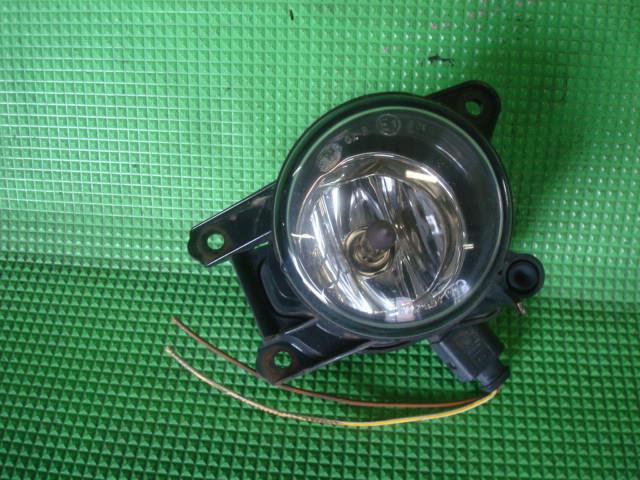 【中古】中古部品 VW ポロ 6NAHW 右フォグランプ 【3340220100-001286337710850】